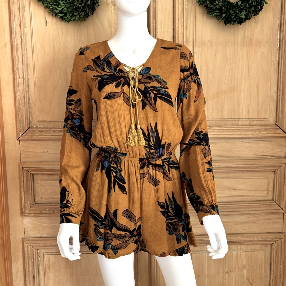 BLU SPERO NWOT boho floral romper